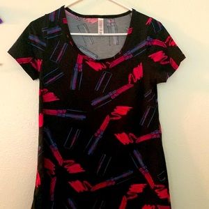 Lipstick LuLaRoe Classic Tee - XXS NWOT